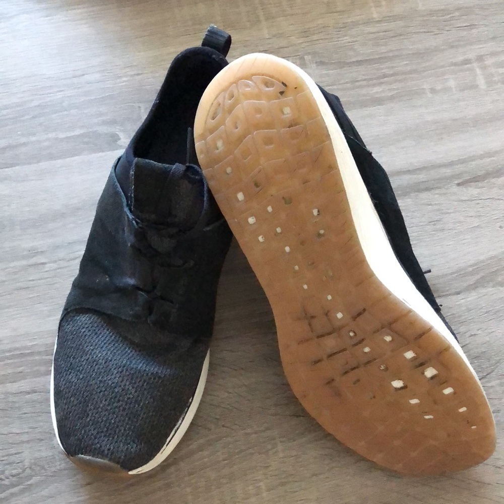 Skechers Memory Foam Shoes View 3
